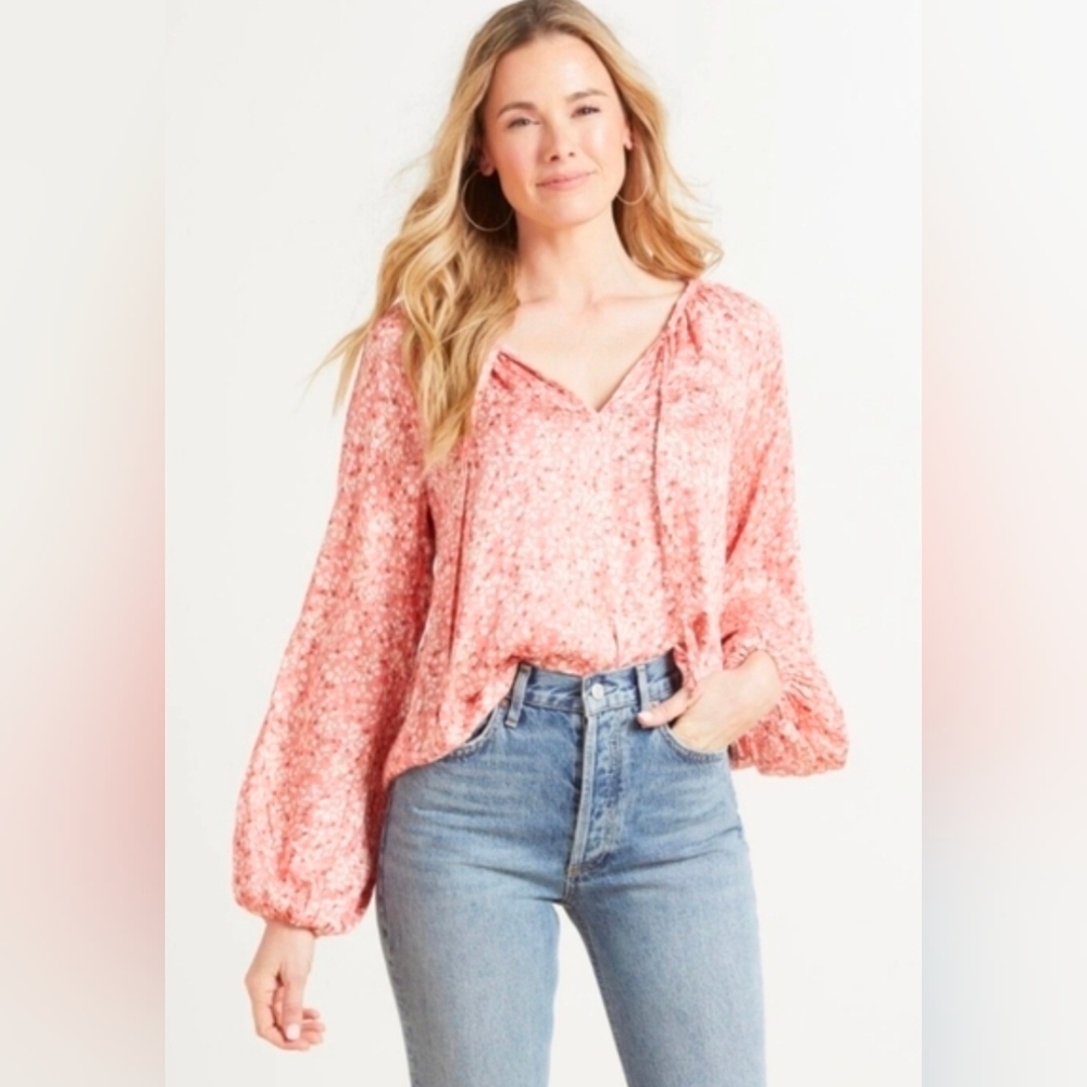🔥 Roan + Ryan Pink and White Top Size XL